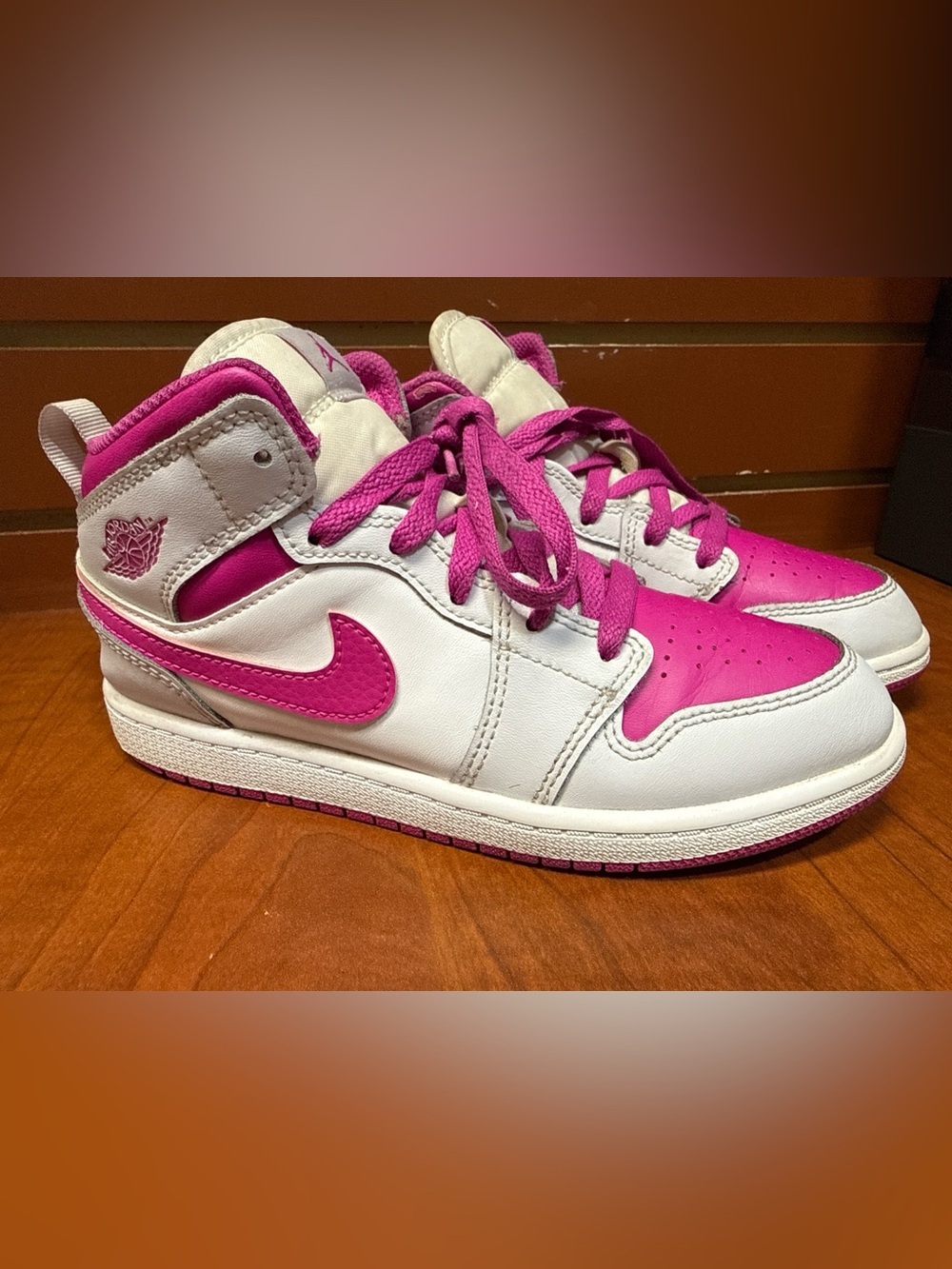 Nike Air Jordan 1 Mid Youth Size 2.5Y / Women’s 4 Pink White Sneakers - Picture 2 of 6